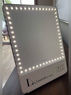 Rikki❤️Rikki -Rikki Skinny LED Makeup Mirror w/ magnifying and phone holder